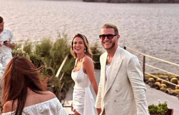 Das war Karius‘ spektakuläre Hochzeit: „weiße Party“ und Zeremonie auf einer Insel