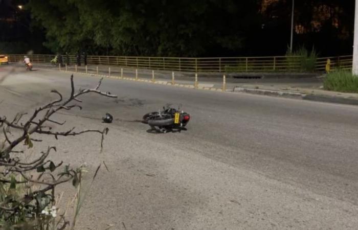 Sie identifizieren einen Motorradfahrer, der auf dem Piedecuesta Highway ums Leben kam, ein Grillarbeiter wurde verletzt