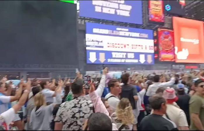 Tausende Argentinier versammelten sich auf dem Times Square, um das Team anzufeuern