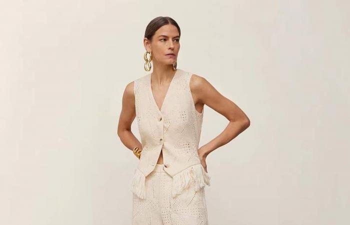 Tamara Falcó begeistert Sommergäste über 40 mit dem elegantesten und bequemsten Pedro del Hierro-Outfit, 50 % reduziert