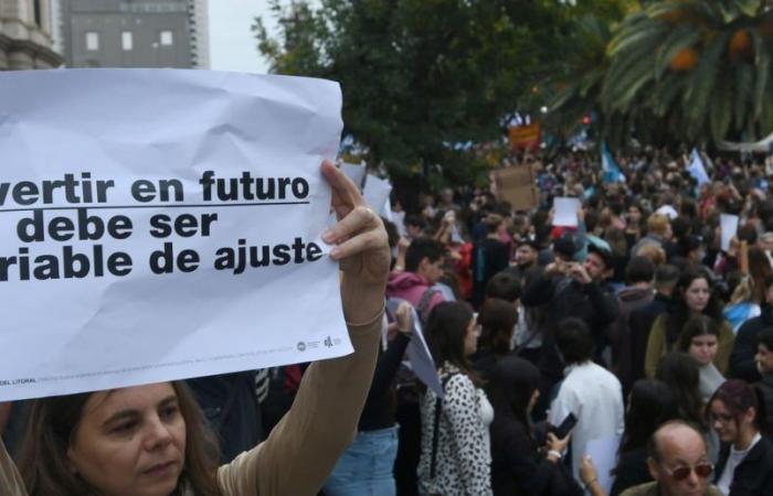 Universitätsstudenten protestieren erneut gegen die Nation wegen „völlig ausbleibender Reaktionen“