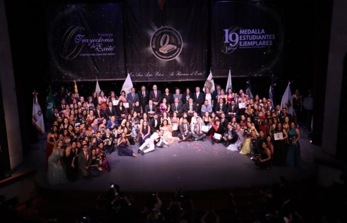 Die Trajectory of Success Foundation vergibt die Medaille für vorbildliche Studenten 2024 – La Jornada San Luis