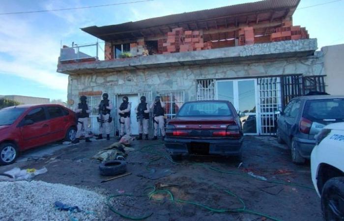 Die Präfektur führte eine Razzia wegen mutmaßlichen Menschenhandels durch. Das Opfer stammt aus Viedma – Más Río Negro