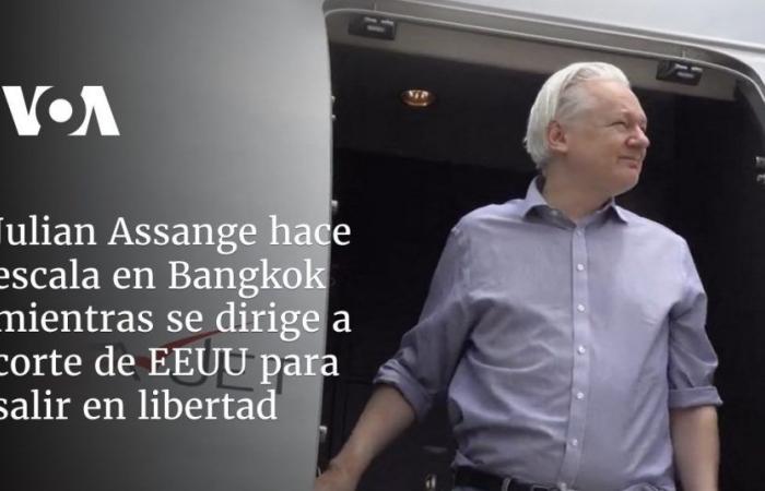 Julian Assange hält in Bangkok an, während er sich auf den Weg zum US-Gericht macht, um dort freigelassen zu werden
