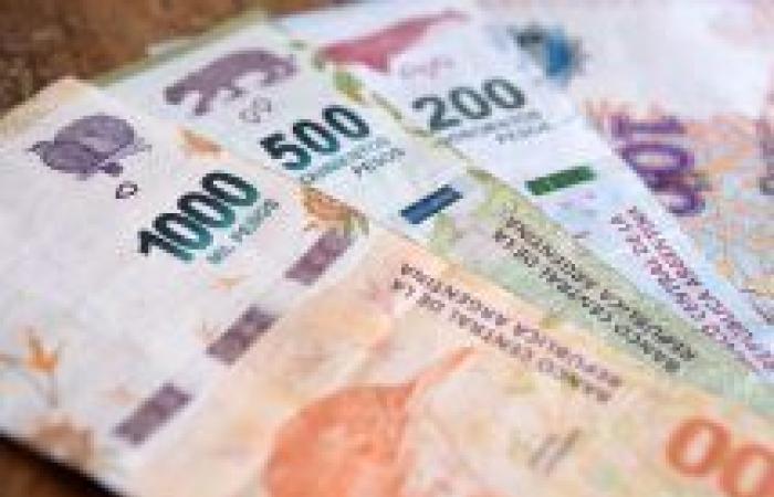 Dollar über 1.300 $: Der Markt stellte Luis Caputo Widersprüche in Rechnung