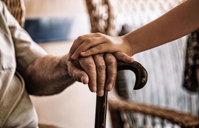 Das Serena del Mar Hospital gibt Empfehlungen zur Vermeidung von Stürzen bei älteren Erwachsenen