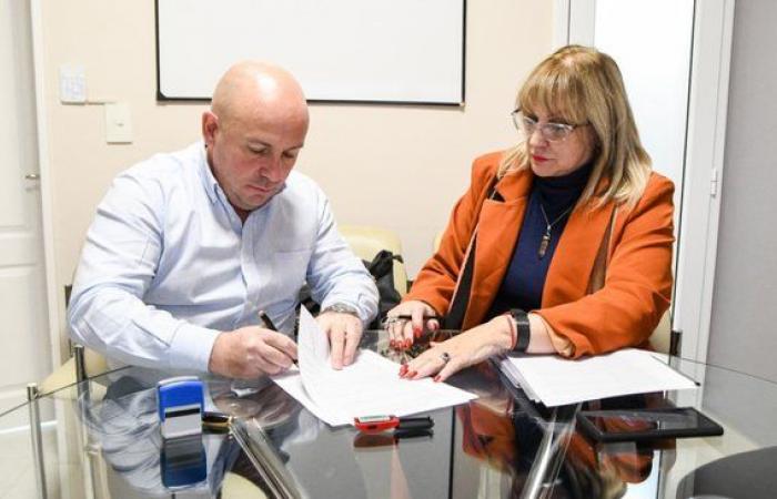 Die Gemeinde unterzeichnete mit der Provinz einen Kooperationsvertrag zur Unterstützung von Unternehmen der Sozial- und Volkswirtschaft