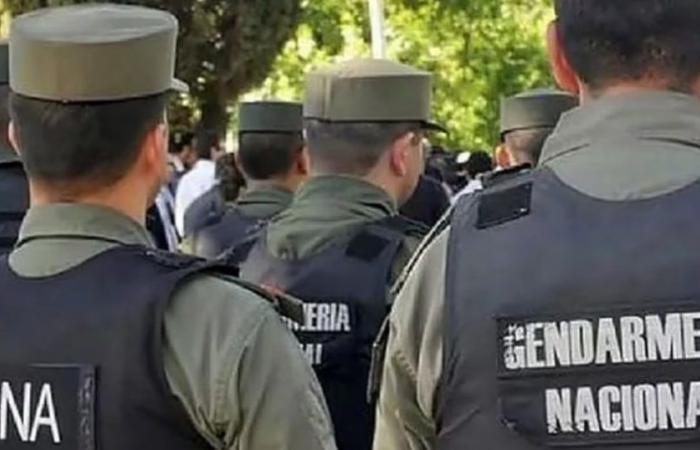 Sie verhafteten neun Gendarmen und beschuldigten sie, Bestechungsgelder für die Förderung des Getreideschmuggels gesammelt zu haben