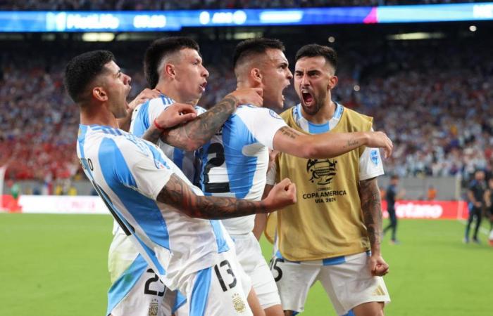 Argentinien errang einen qualvollen Sieg und sicherte sich den Einzug ins Viertelfinale