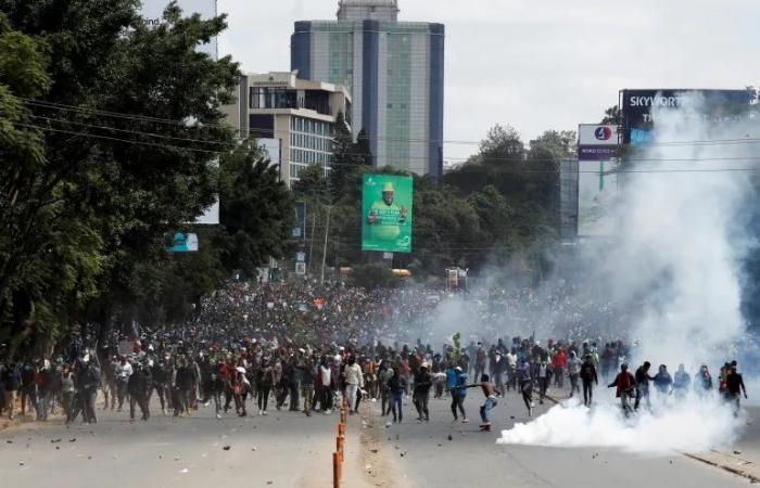 IWF-Anpassung. Tausende junge Menschen protestieren im kenianischen Parlament gegen Steuererhöhungen und Lebenshaltungskosten