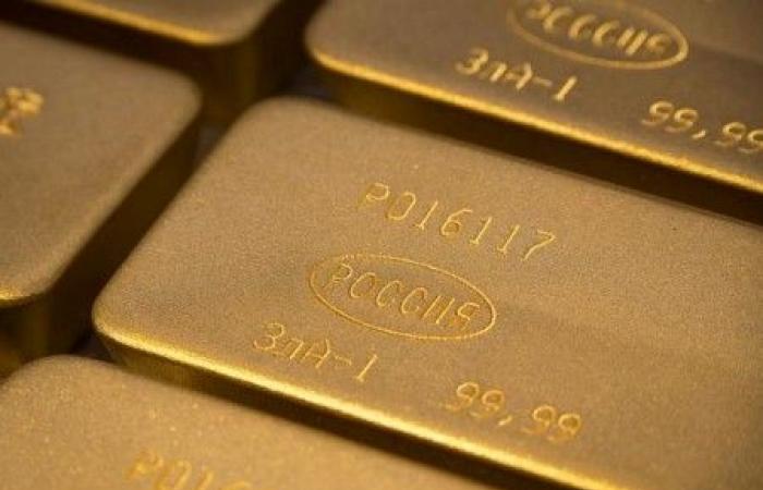 Gold fällt auf Zweiwochentief, da steigender Dollar und Renditen an Attraktivität verlieren