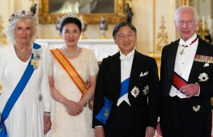 Dies sind die Insignien Karls III., die Königin Camilla während des Galadinners mit den japanischen Kaisern debütierte