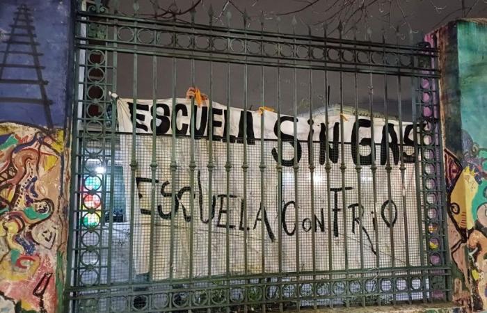 Aufgrund mangelnder Arbeiten wird die Gasversorgung in einer historischen Kunstschule in Buenos Aires unterbrochen