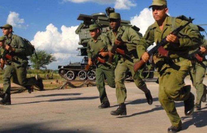 Inmitten der politischen und wirtschaftlichen Spannungen in Kuba zeigt MINFAR seine veralteten Waffen