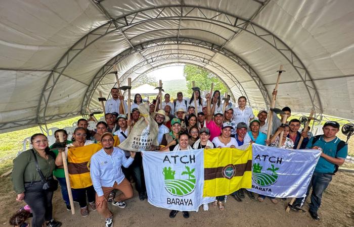 In Baraya, Huila, erhielten 35 Bauernfamilien im Rahmen der Agrarreform 800 Hektar Land