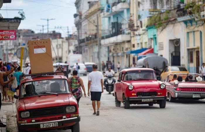 Kubas neues Einwanderungsgesetz wird die 24-monatige Anforderung für die Rückkehr von Staatsbürgern abschaffen – Telemundo Miami (51)