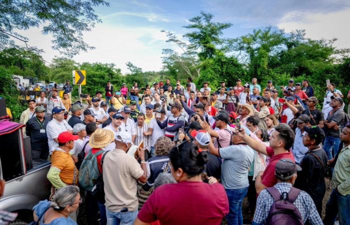Von allen Blockaden der Autobahn Carmen de Bolívar-Plato Magdalena befreit. Gouverneur Arana intervenierte