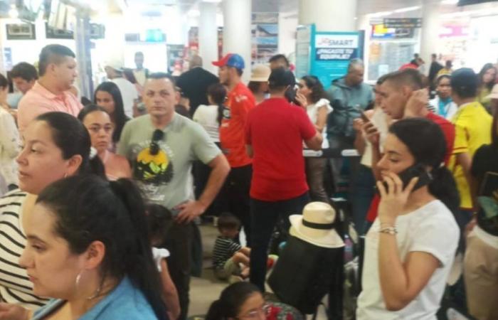 Flughafen Simón Bolívar: Protest gegen Flugannullierung
