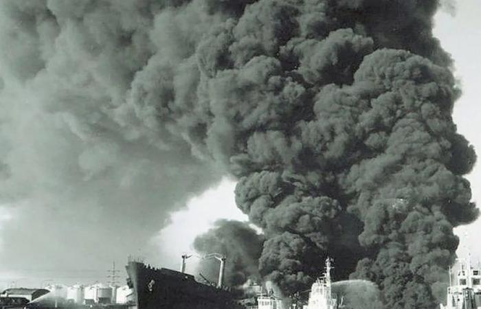 40 Jahre nach der „Perito Moreno“-Explosion im Dock Sud: Ein Schiff brennt und das Petrochemiezentrum steht kurz vor der Explosion