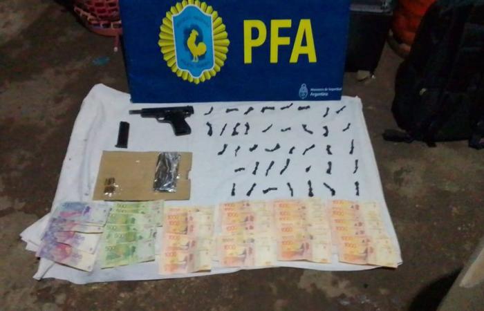 Die PFA hat zwei Drogenbunker in General Roca und La Matanza abgebaut: Es gibt drei Häftlinge