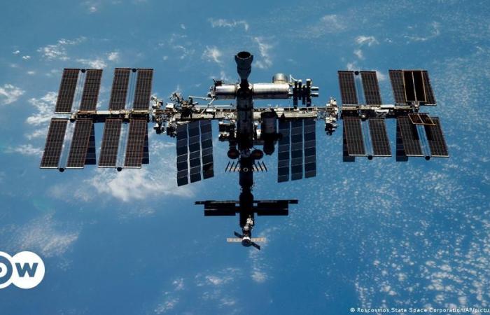 Astronauten flüchten wegen Panne eines russischen Satelliten – DW – 28.06.2024