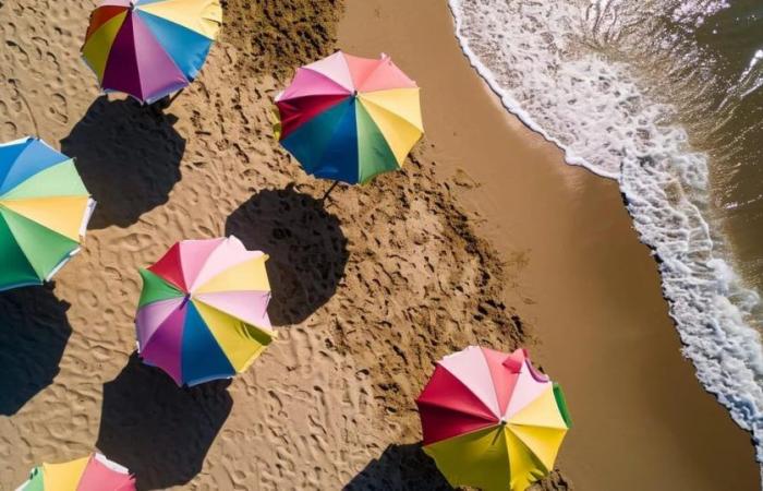 Strandunfall: Umherfliegender Regenschirm verletzt Frau in Florida schwer