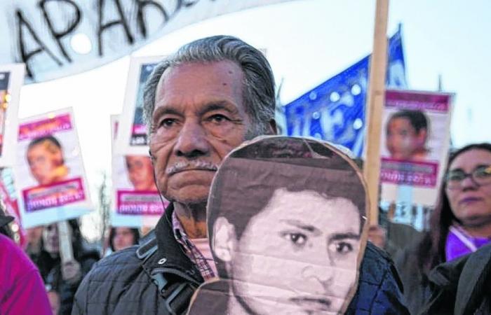 Verschwundene Männer und Frauen aus dem demokratischen Argentinien: eine Schuld des Staates und der Gesellschaft
