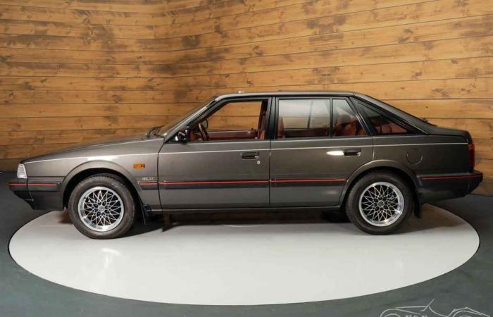 Dieser Mazda 626 LX von 1987 ist überraschenderweise der „Neueste“ der Welt und steht zum Verkauf