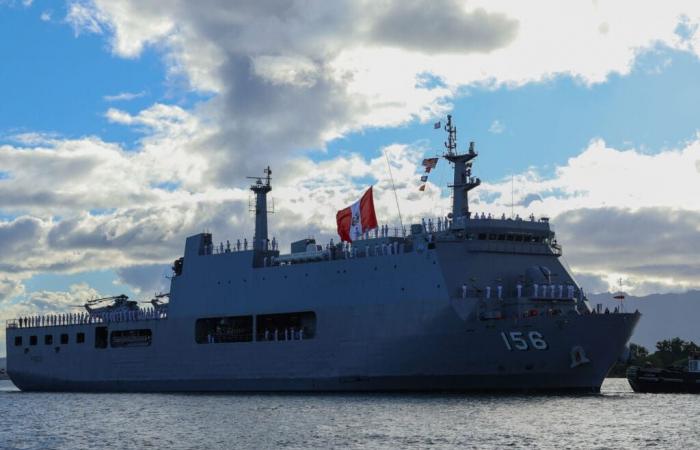 Mit der Beteiligung der Fregatte Condell und des LPD-Schiffes BAP Pisco sind die chilenische und peruanische Marine an der multinationalen Übung RIMPAC 2024 beteiligt