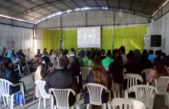 In sechs ländlichen Einrichtungen in den Departements Paraná und Nogoyá gab es Cinema at School