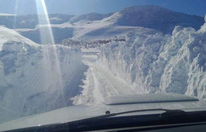 Schritte nach Chile: Können Sie diesen Samstag von Neuquén aus starten? Es gibt fünf Meter hohe Schneewände