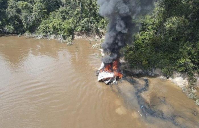 Öffentliche Gewalt zerstört illegale Bergbaumaschinen in Chocó