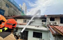 SCDF löscht Feuer in Reihenhaus in der Nähe des Einkaufszentrums Katong; niemand hat wehgetan