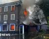 Mitcham: Historischer Pub Burn Bullock bei Großbrand schwer beschädigt