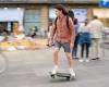 Das ist Liquid Skateboard, das erste Mini-Elektro-Skateboard, das sich mühelos durch die Stadt bewegt
